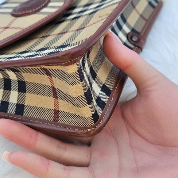 Burberry Brown Leather clutch - Picture 9 of 17